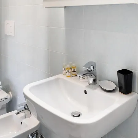 Prato Della Valle Red & Blu Апартаменты *