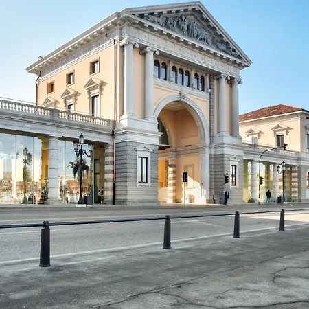 Guesthost - Prato Della Valle Red & Blu * Πάδοβα