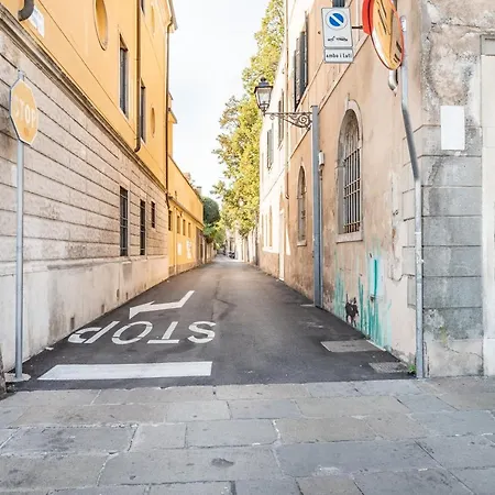 Guesthost - Prato Della Valle Red & Blu شقة