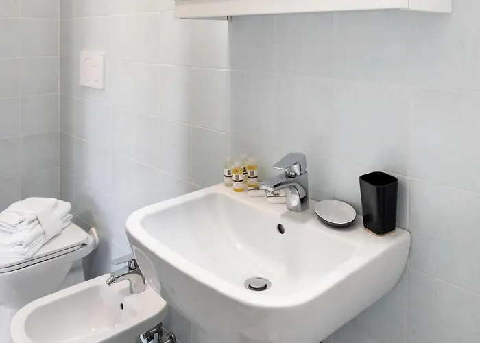 Guesthost - Prato Della Valle Red & Blu Lägenhet *