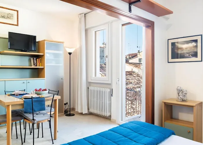 Guesthost - Prato Della Valle Red & Blu Lägenhet Padua