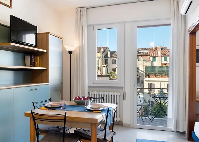 Guesthost - Prato Della Valle Red & Blu * Padua