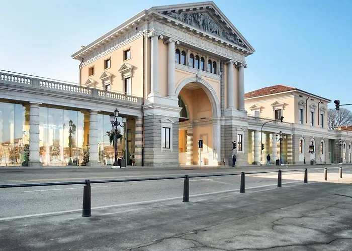 Guesthost - Prato Della Valle Red & Blu * Πάδοβα